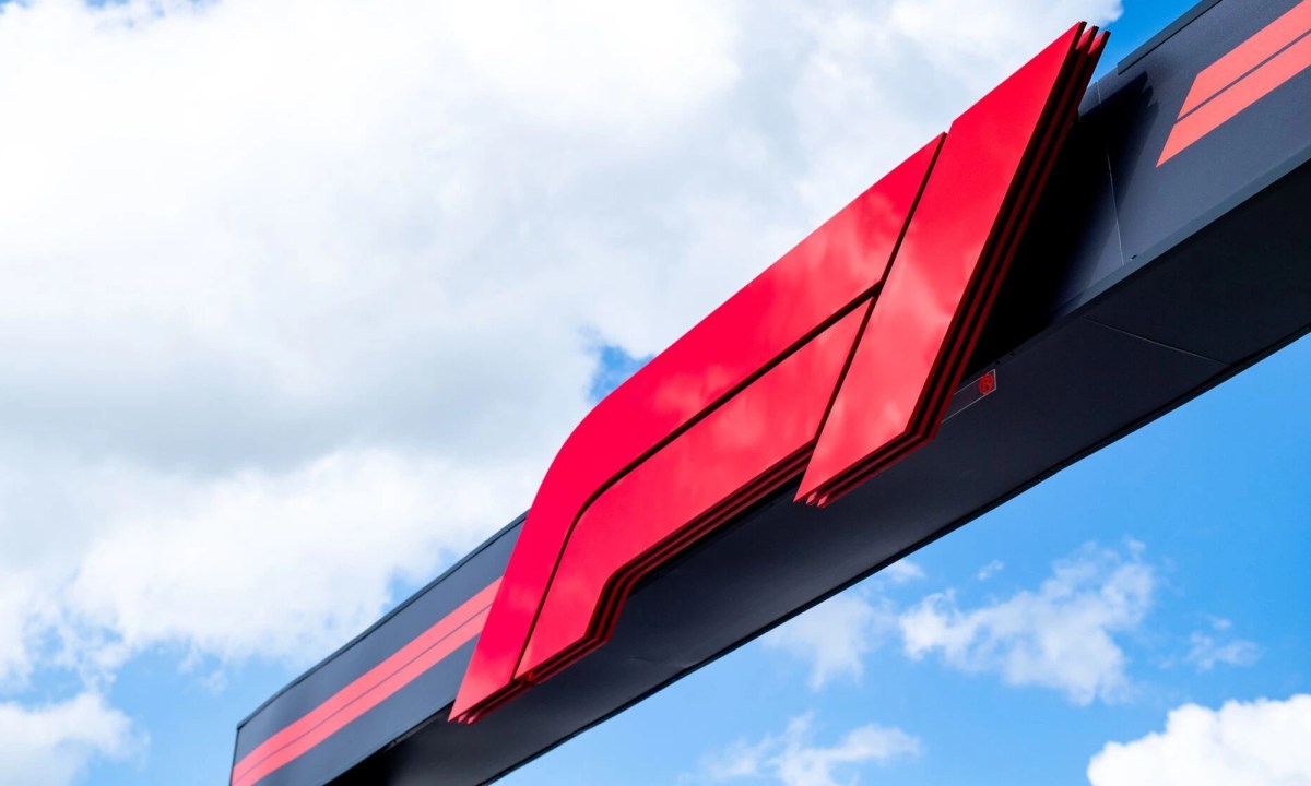 F1 logo on sign over track.