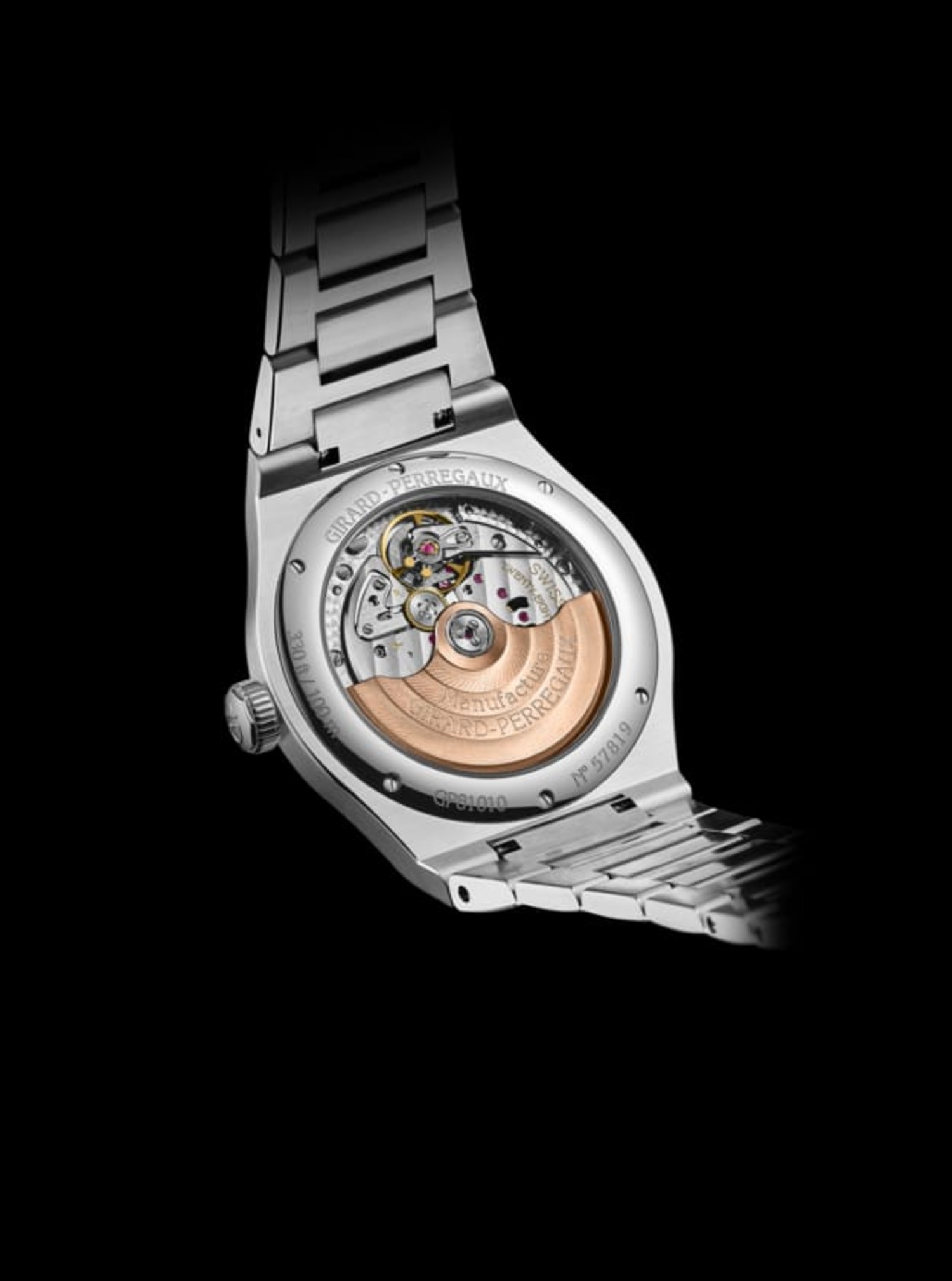 The Laureato 42 mm, featuring an ancestral savoir-faire, a breathtaking grey Grand Feu enamel dial.