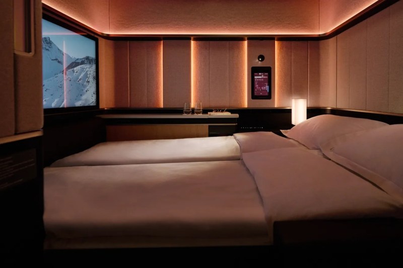 SWISS First suite