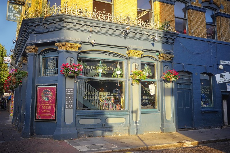 London pub