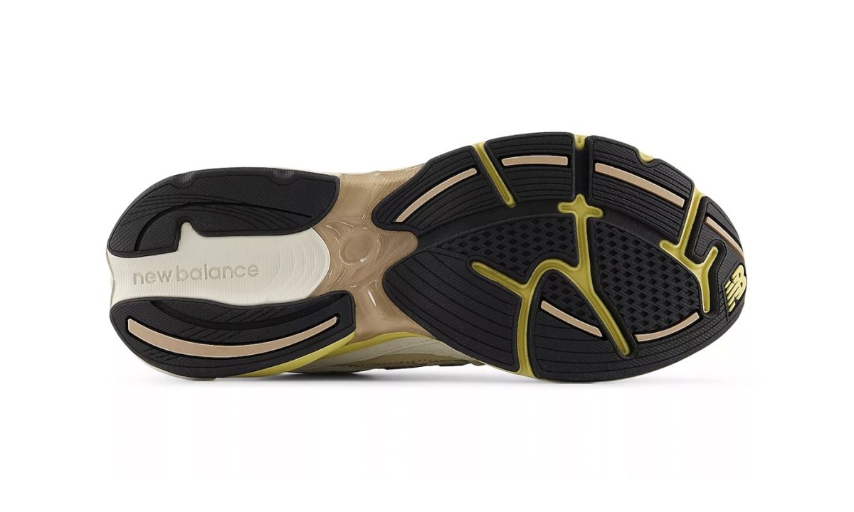 underfoot of new balance 2010 sneaker in linen