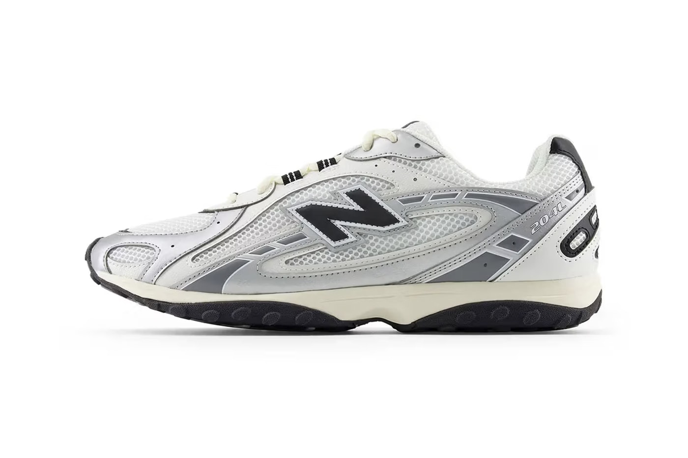 靴 New Balance 204L 25cm A first look at the understated New Balance 204L for Fall
