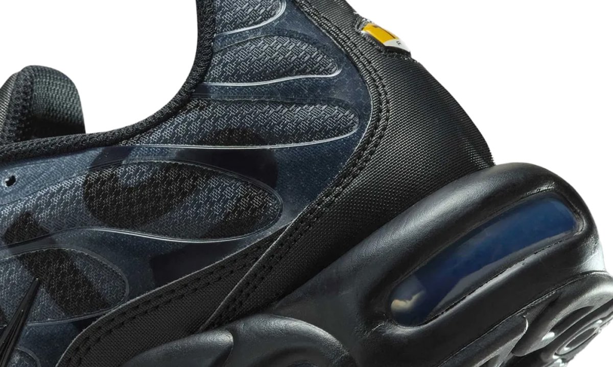 close up on nike x psg air max