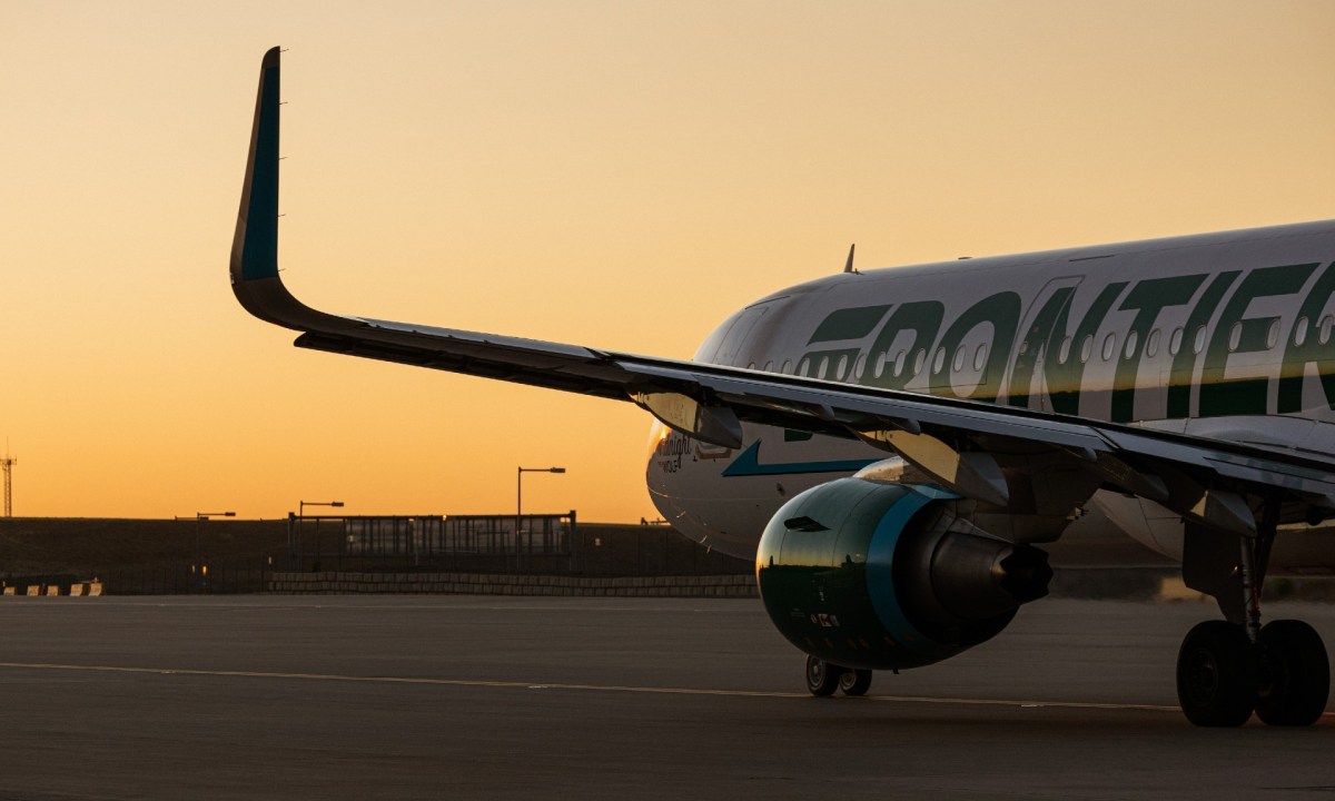 Frontier Airlines plane