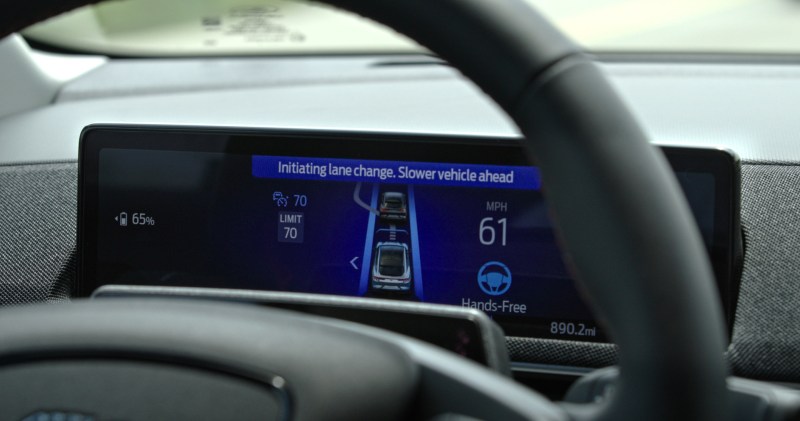 Ford Bluecruise 1.5 display