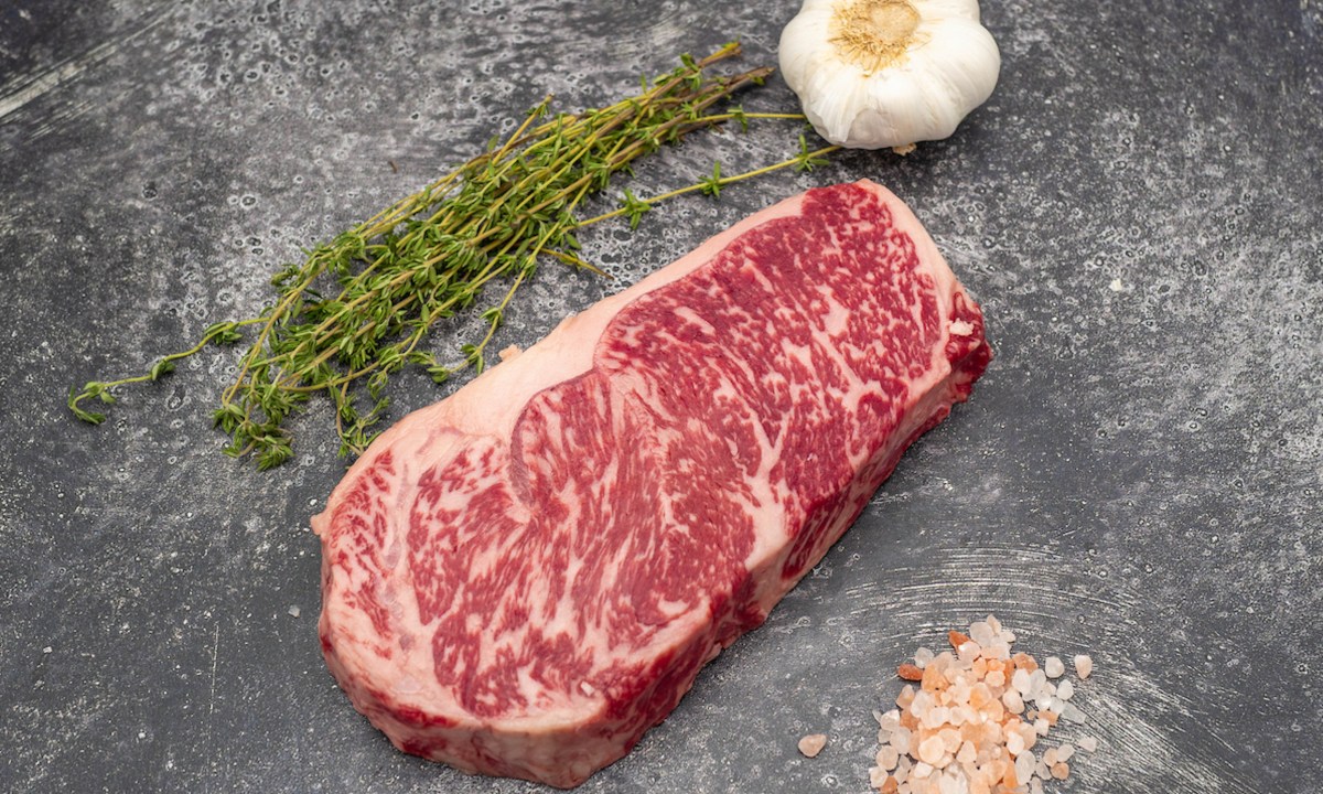 Mishima ribeye with thym and garlic