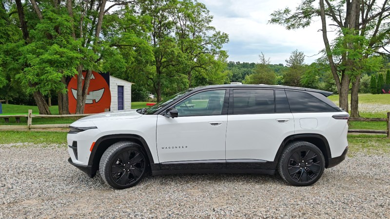 Side view of a white 2025 Jeep Wagoneer S