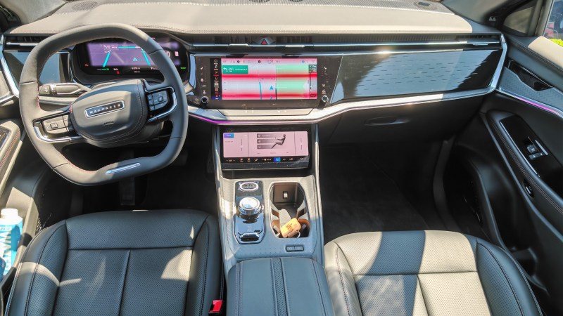 Infotainment console and dash on the 2025 Jeep Wagoneer S