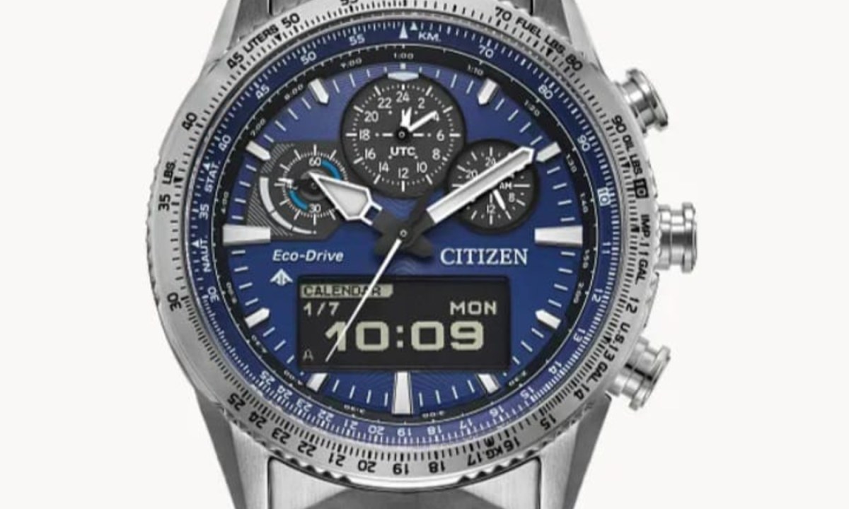 The Promaster Skyhawk U830 with blue dial