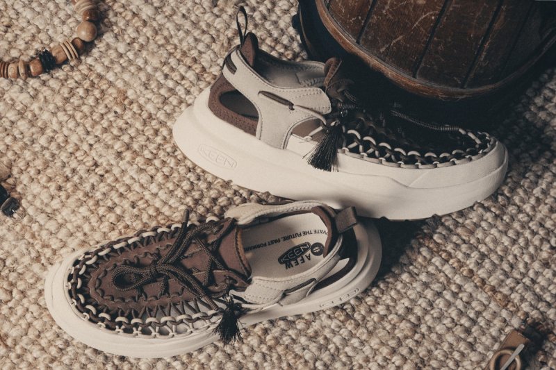 new keen walking shoe