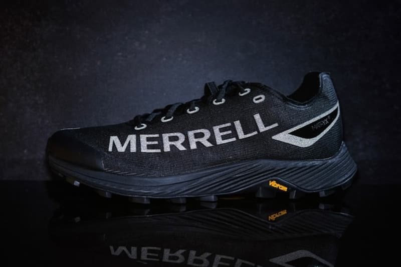 Snow Peak/Merrell trail runner black