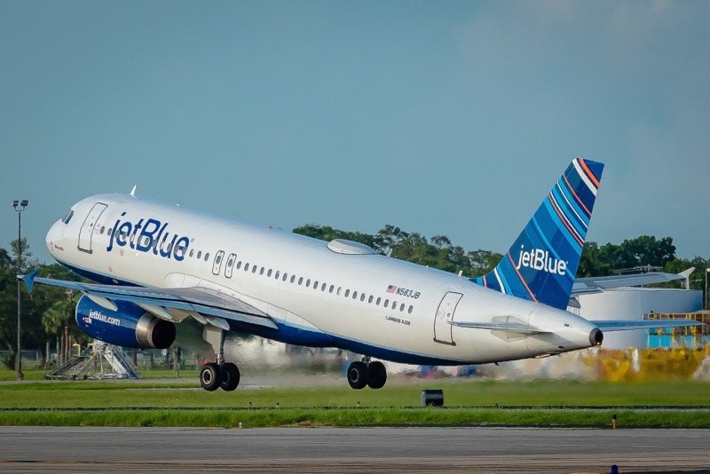 JetBlue takeoff