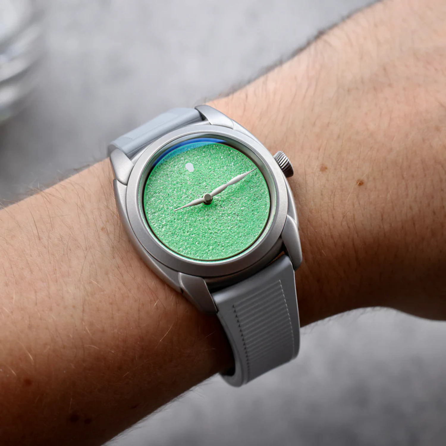 Oracle Time and Isotope: the Mercury Vitreous Green