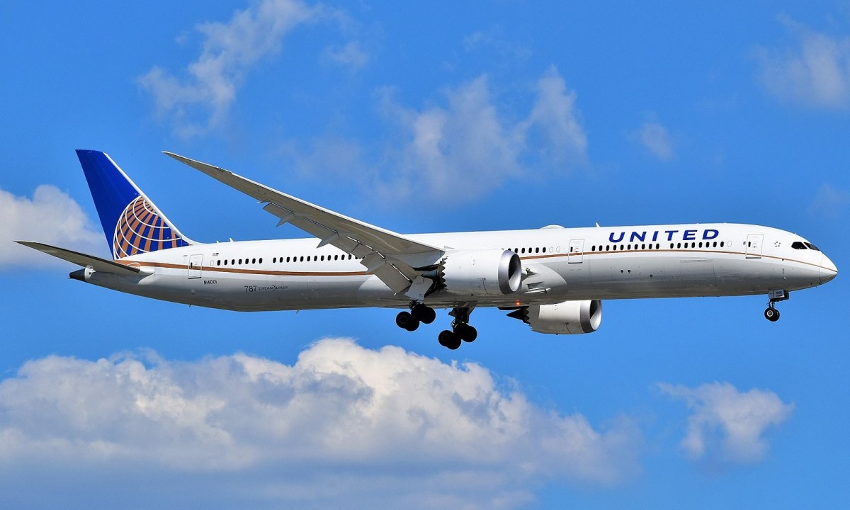 United Airlines plane