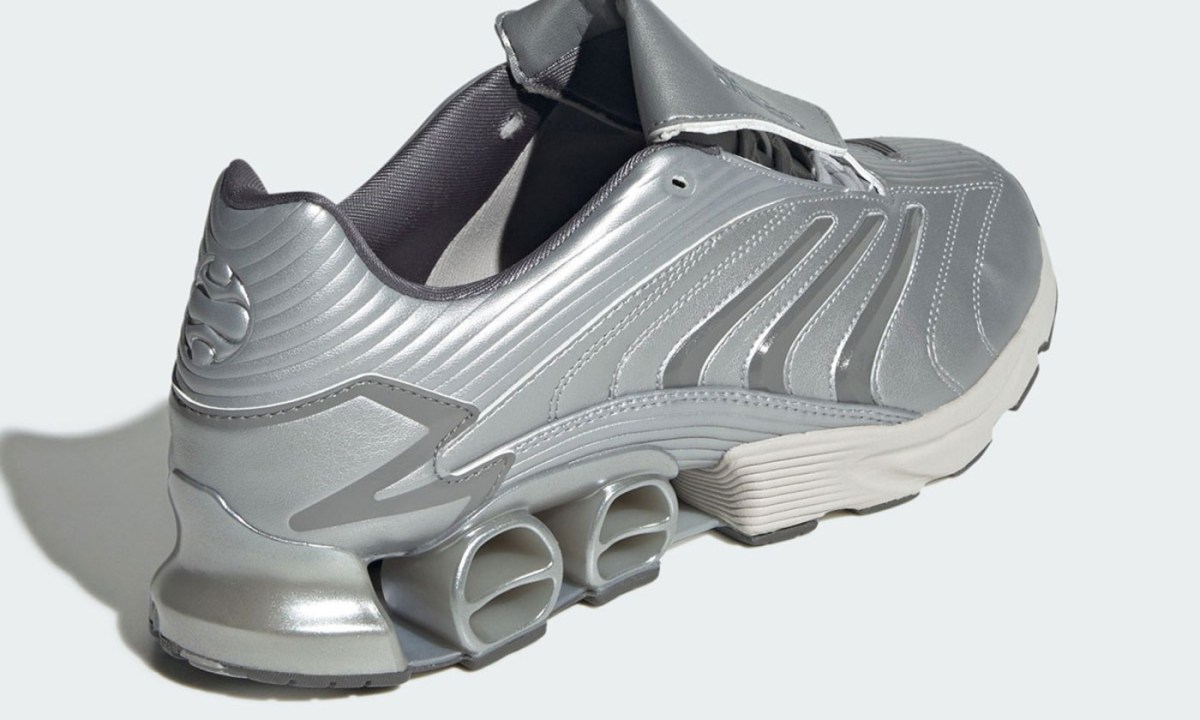 back heel of adidas predator megaride