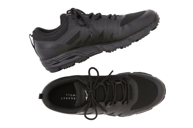 mizuno hiking shoe